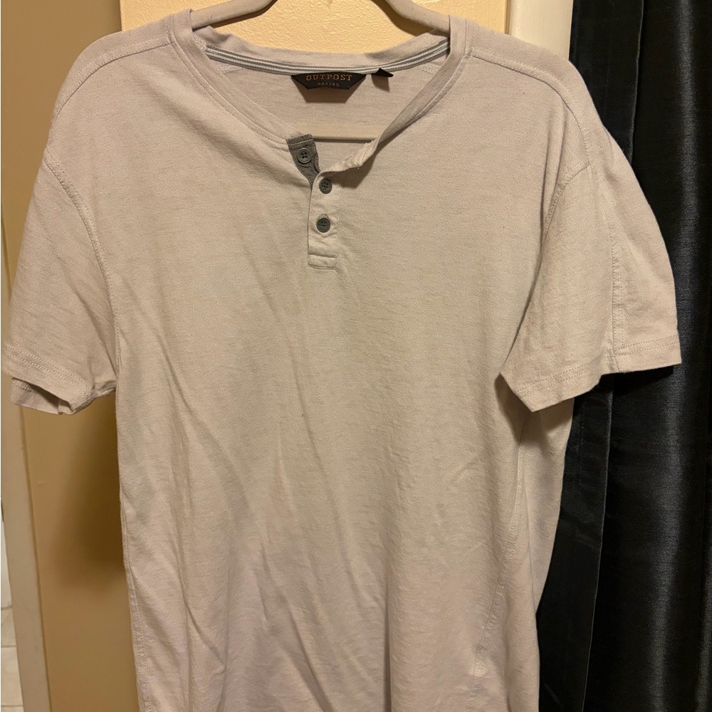 Old Navy Men's Light Gray Henley Tee
